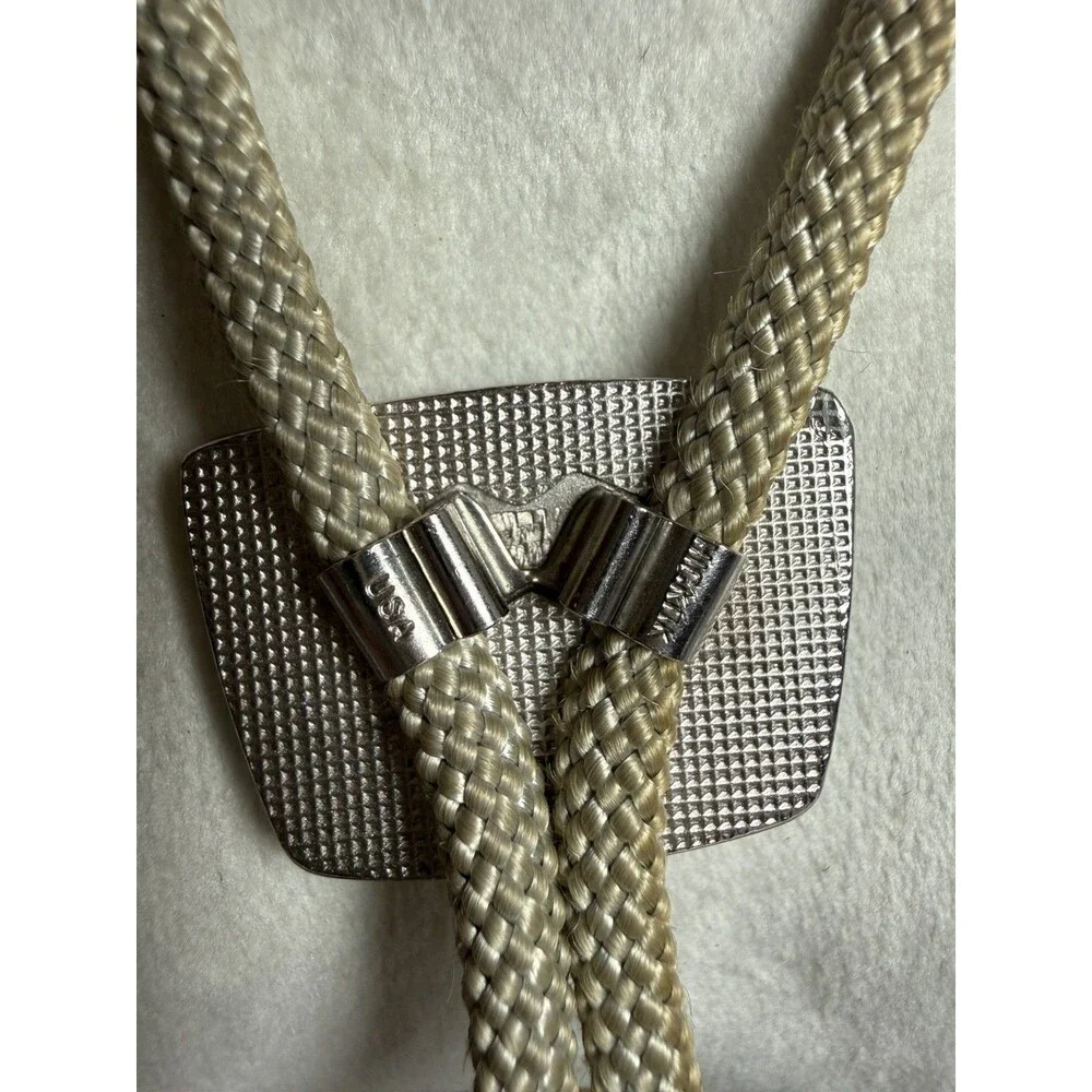 Vintage Hickok Western Pioneer Covered Conestoga Wagon Bolo Tie Metallic Cord